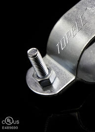 Galvanized Finish Steel Pipe Clamps / Strip Strut Baja Tidak Berlemak Untuk Mount EMT Pipe