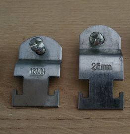 20mm 25mm 32mm Elektronik BS4568 Conduit Strut Clamp Ketebalan 1,5m 2,0mm