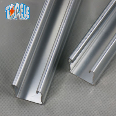 41 * 21mm 41 * 41mm Baja tahan karat Unistrut Kaki polos atau Slotted